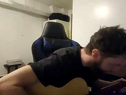 Snapshot of Talenjames4 chatting on 12.17.25 Talenjames4 online show from 12.17.25