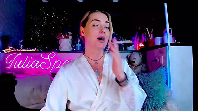  JuliaSpace  online show from 02.09.25