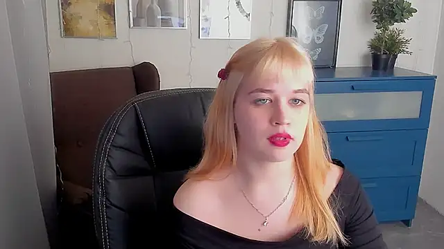 Snapshot of AlicePopsy chatting on 02.28.25 AlicePopsy online show from 02.28.25