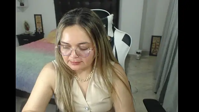 Snapshot of samy_vsn chatting on 02.23.25 samy vsn online show from 02.23.25