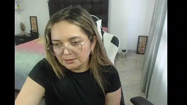 Snapshot of samy_vsn chatting on 03.02.25 samy vsn online show from 03.02.25