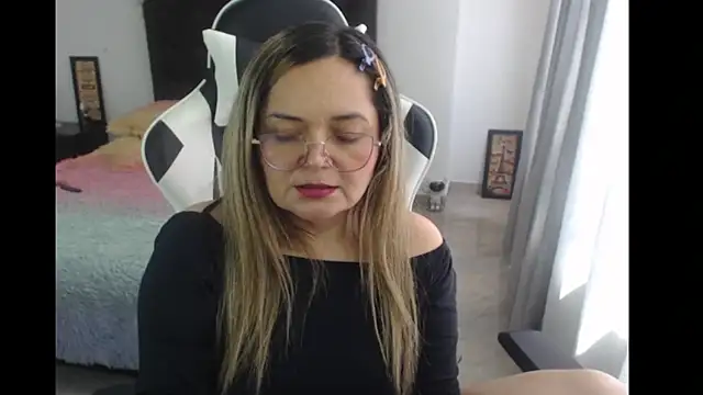 Snapshot of samy_vsn chatting on 03.03.25 samy vsn online show from 03.03.25