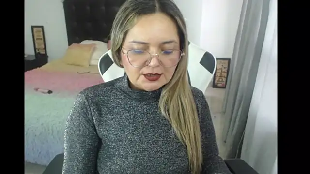 Snapshot of samy_vsn chatting on 03.04.25 samy vsn online show from 03.04.25