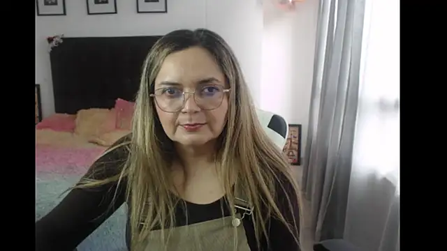 Snapshot of samy_vsn chatting on 03.11.25 samy vsn online show from 03.11.25