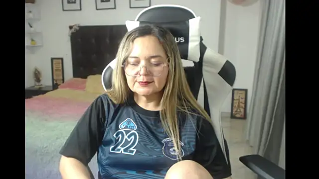 Snapshot of samy_vsn chatting on 03.12.25 samy vsn online show from 03.12.25