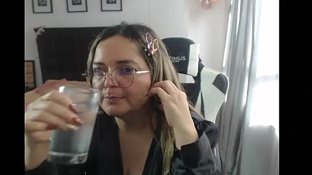 Snapshot of samy_vsn chatting on 03.13.25 samy vsn online show from 03.13.25