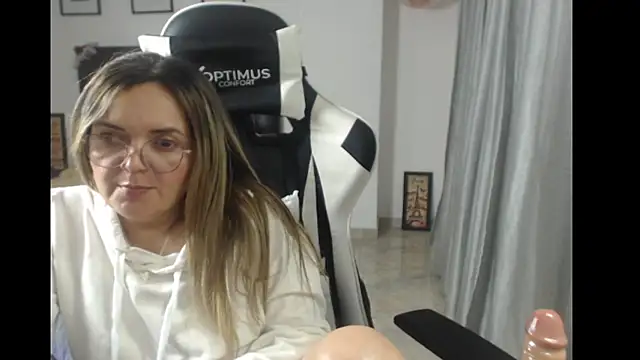 Snapshot of samy_vsn chatting on 03.19.25 samy vsn online show from 03.19.25