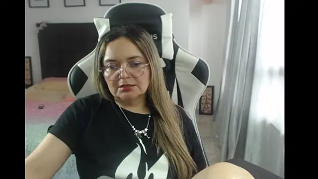 Snapshot of samy_vsn chatting on 03.20.25 samy vsn online show from 03.20.25