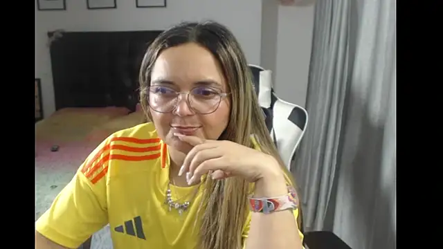 Snapshot of samy_vsn chatting on 03.20.25 samy vsn online show from 03.20.25