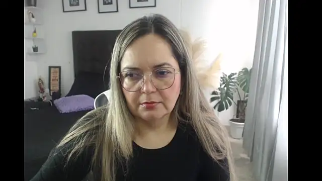 Snapshot of samy_vsn chatting on 09.13.25 samy vsn online show from 09.13.25