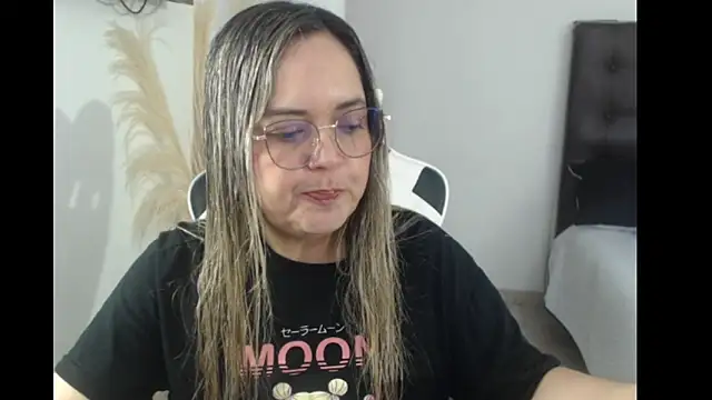 Snapshot of samy_vsn chatting on 09.21.25 samy vsn online show from 09.21.25