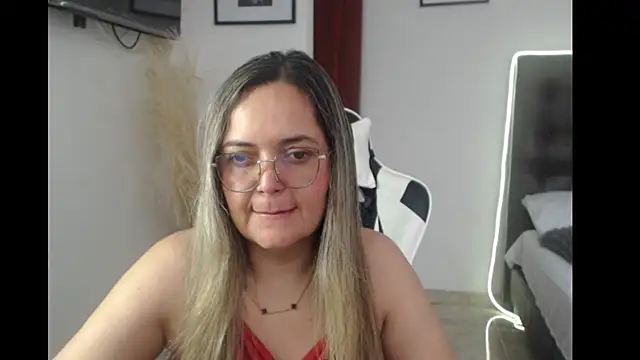 Snapshot of samy_vsn chatting on 09.30.25 samy vsn online show from 09.30.25