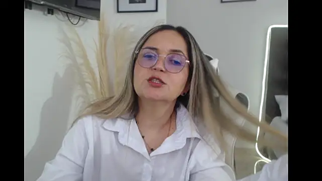 Snapshot of samy_vsn chatting on 10.01.25 samy vsn online show from 10.01.25