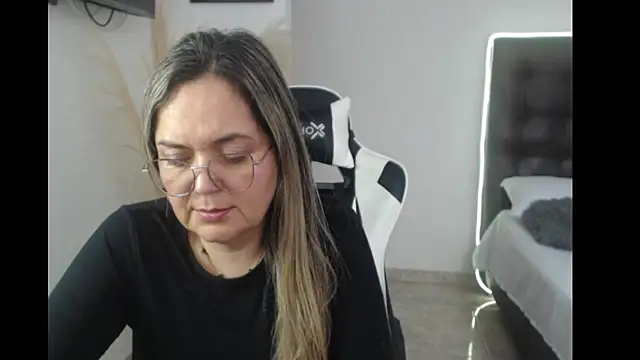 Snapshot of samy_vsn chatting on 10.03.25 samy vsn online show from 10.03.25