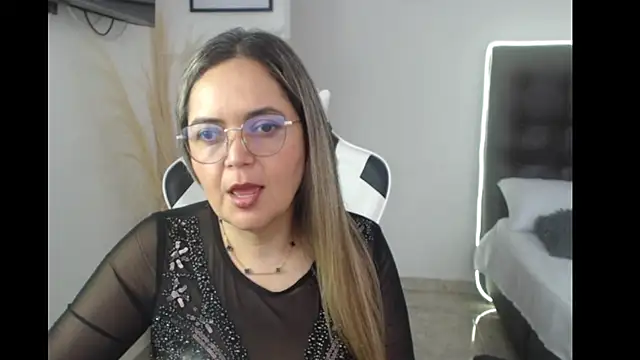 Snapshot of samy_vsn chatting on 10.05.25 samy vsn online show from 10.05.25