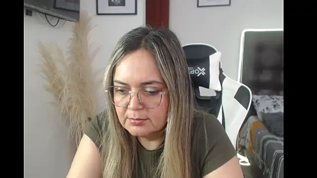 Snapshot of samy_vsn chatting on 10.08.25 samy vsn online show from 10.08.25