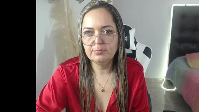 Snapshot of samy_vsn chatting on 12.14.25 samy vsn online show from 12.14.25