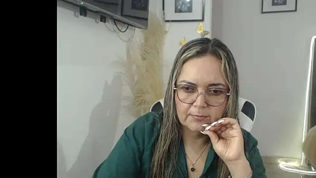 Snapshot of samy_vsn chatting on 01.06.26 samy vsn online show from 01.06.26