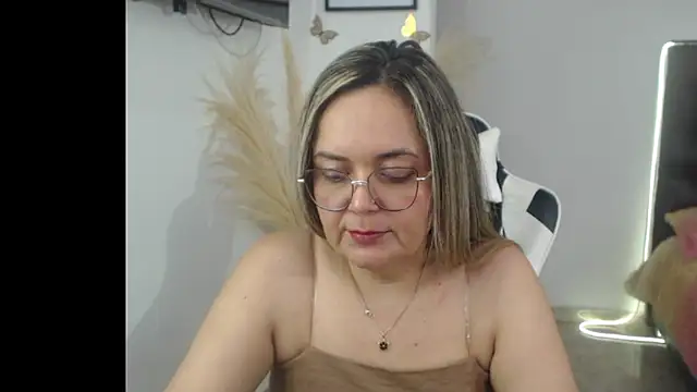 Snapshot of samy_vsn chatting on 01.13.26 samy vsn online show from 01.13.26