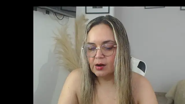 Snapshot of samy_vsn chatting on 01.16.26 samy vsn online show from 01.16.26