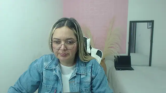 Snapshot of samy_vsn chatting on 06.05.26 samy vsn online show from 06.05.26