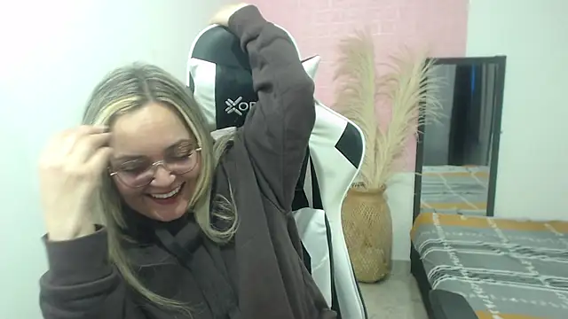 Snapshot of samy_vsn chatting on 07.14.26 samy vsn online show from 07.14.26