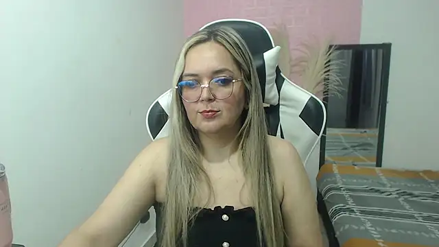 Snapshot of samy_vsn chatting on 07.18.26 samy vsn online show from 07.18.26