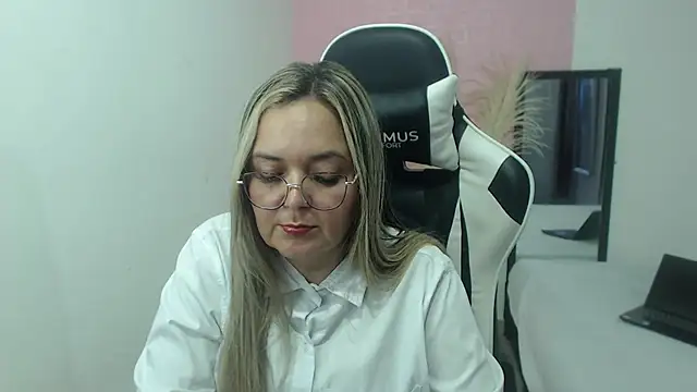 Snapshot of samy_vsn chatting on 07.28.26 samy vsn online show from 07.28.26