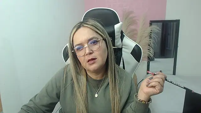 Snapshot of samy_vsn chatting on 07.31.26 samy vsn online show from 07.31.26
