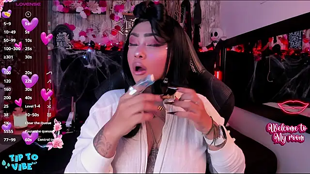 Neko Misaki online show from 10.12.25