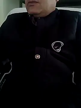 Snapshot of Hot-man39 chatting on 12.28.24 Hot-man39 online show from 12.28.24