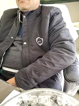 Snapshot of Hot-man39 chatting on 12.31.24 Hot-man39 online show from 12.31.24