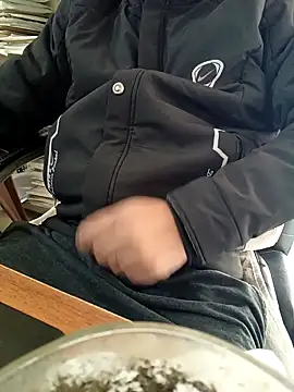 Snapshot of Hot-man39 chatting on 12.20.25 Hot-man39 online show from 12.20.25