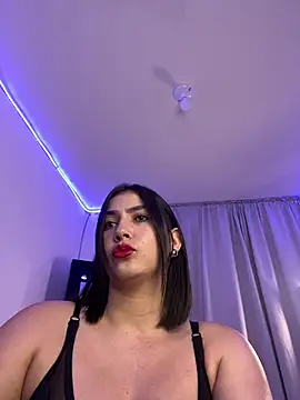 BellaNaye  online show from 02.22.25