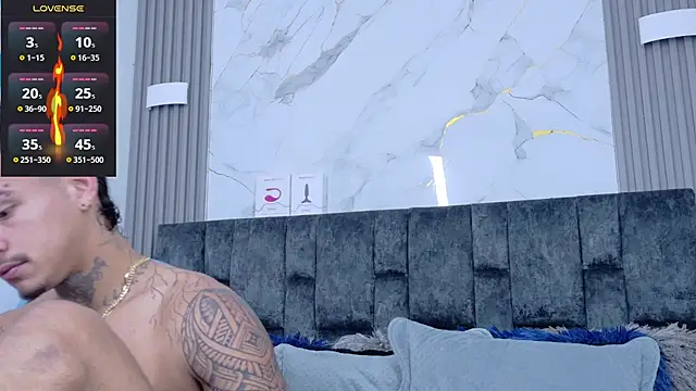 Snapshot of JAYCOB00 chatting on 11.20.25 JAYCOB00 online show from 11.20.25