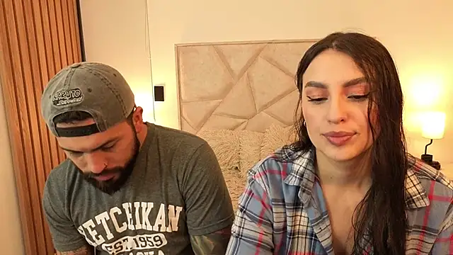 Snapshot of teseo_and_afroditha_ chatting on 12.01.25 teseo and afroditha online show from 12.01.25