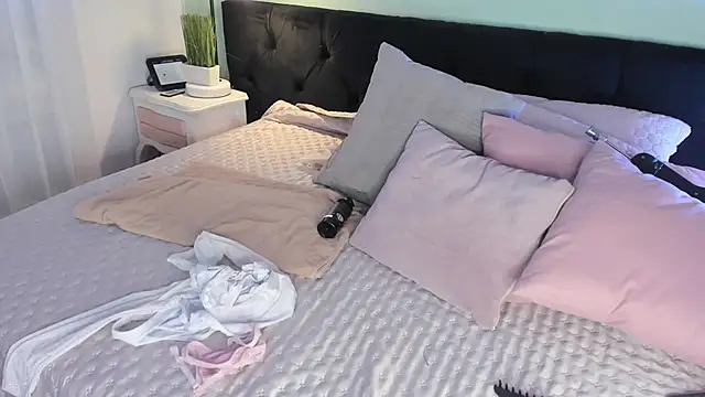 EvaaStevens online show from 03.10.25