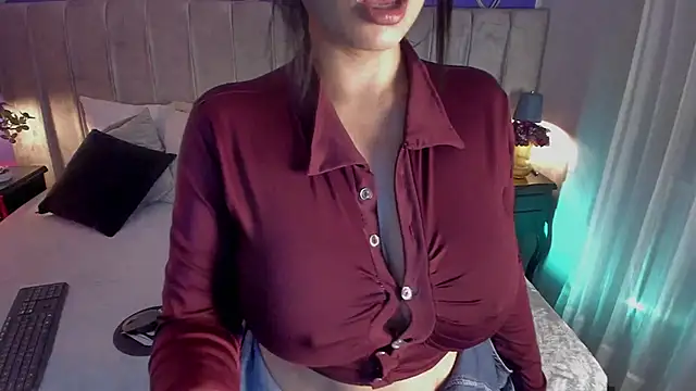 Snapshot of EvaaStevens chatting on 06.13.26 EvaaStevens online show from 06.13.26