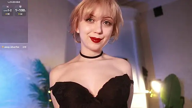 Snapshot of electric_babe chatting on 12.05.24 electric babe online show from 12.05.24