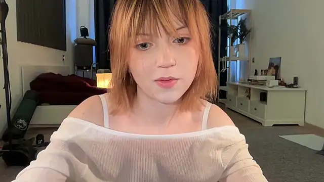 Snapshot of electric_babe chatting on 10.17.25 electric babe online show from 10.17.25