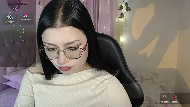 mily thomson b  online show from 07.12.26