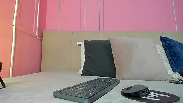 Emelyy Carter online show from 09.23.25