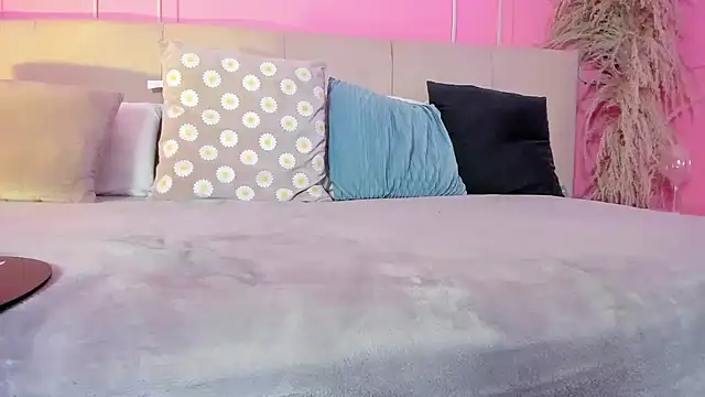 Emelyy Carter online show from 10.15.25