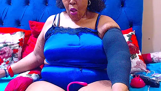 Snapshot of ebonycandy10 chatting on 10.25.25 ebonycandy10 online show from 10.25.25