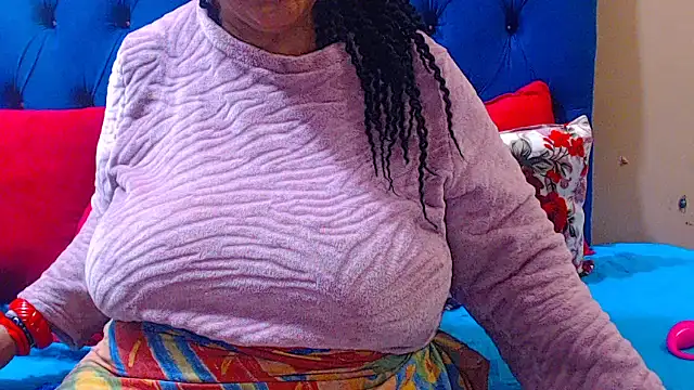 Snapshot of ebonycandy10 chatting on 11.07.25 ebonycandy10 online show from 11.07.25