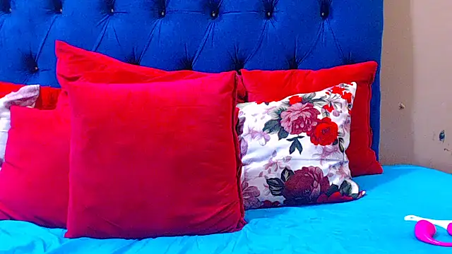 Snapshot of ebonycandy10 chatting on 11.09.25 ebonycandy10 online show from 11.09.25