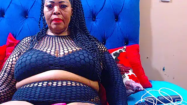 Snapshot of ebonycandy10 chatting on 11.13.25 ebonycandy10 online show from 11.13.25