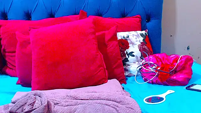 Snapshot of ebonycandy10 chatting on 11.26.25 ebonycandy10 online show from 11.26.25