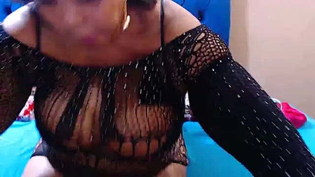 Snapshot of ebonycandy10 chatting on 12.19.25 ebonycandy10 online show from 12.19.25