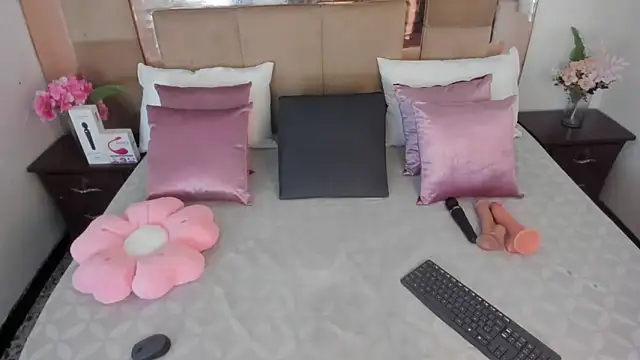 LizBrook online show from 03.11.26